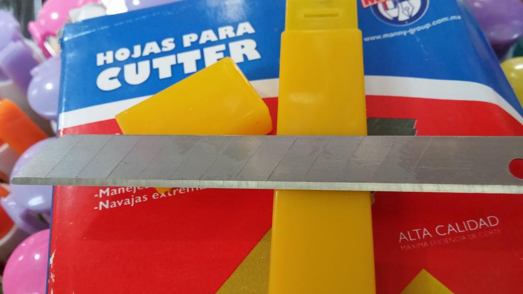 100 NAVAJAS PARA CUTER CHICO MANY