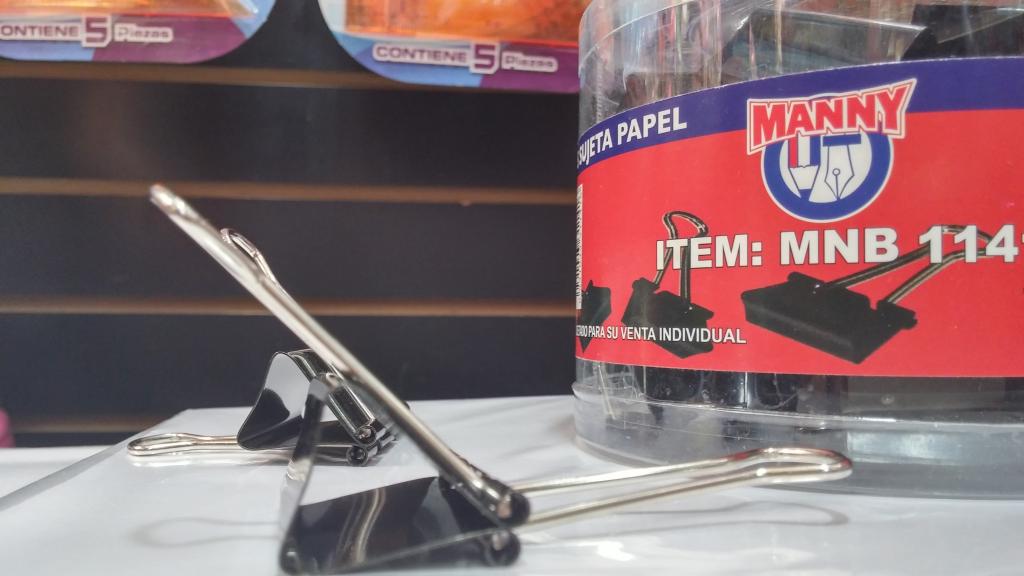 MNB1141 BOTE CON 24 CLIP SUJETA PAPEL 1141 MANY A 100 PESOS CADA BOTE 26016 $100.00