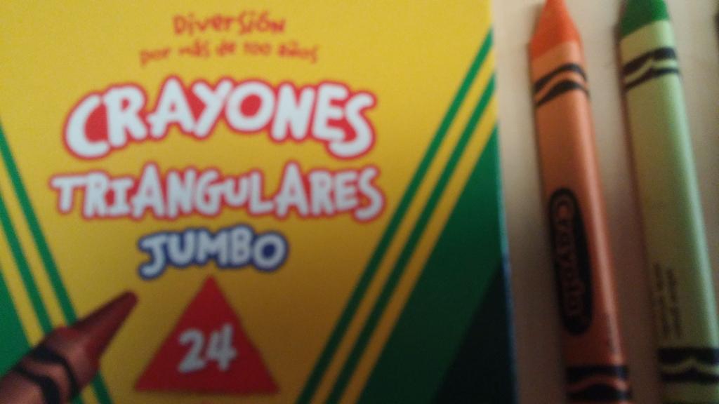 CRAYON TRIANGULAR YUMBO 24 PIEZAS MARCA CRAYOLA