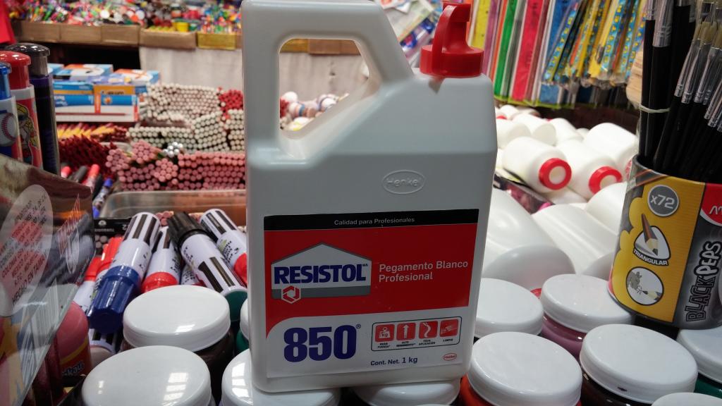 LITRO DE RESISTOL 850.