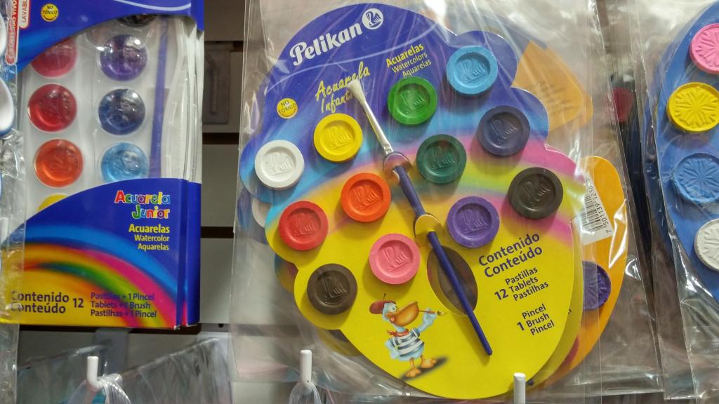 12 ACUARELA PELIKAN 09001