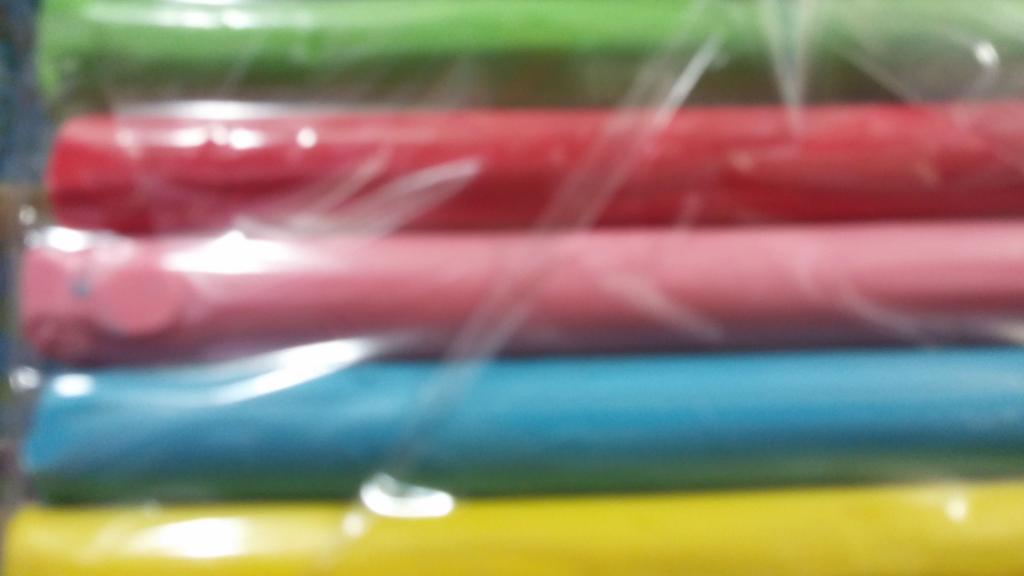 PLASTILINA CAJA CON 10 PIEZAS DE DIFERENTES COLORES MAKYCO