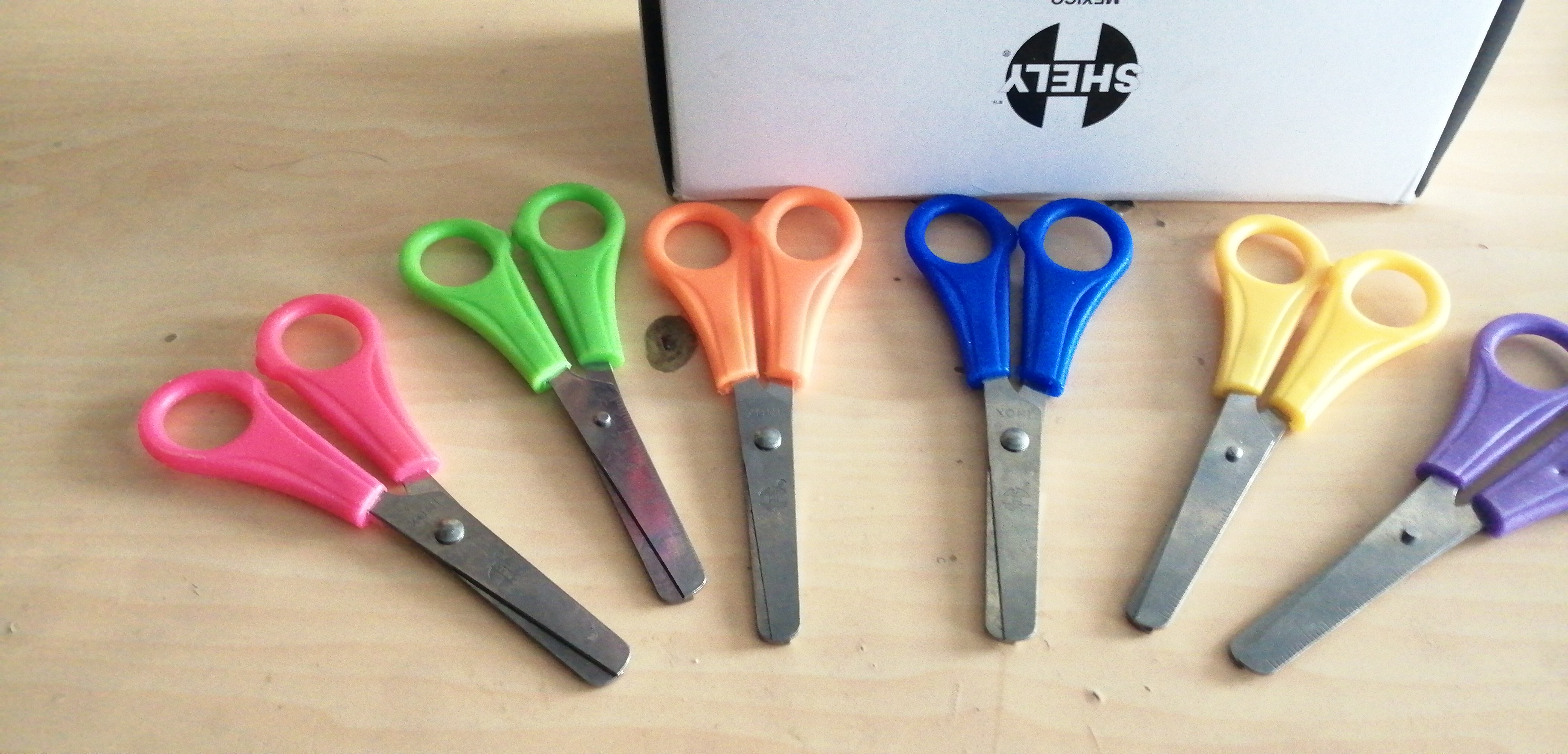 TIJERA ESCOLAR PUNTA ROMA SHELY