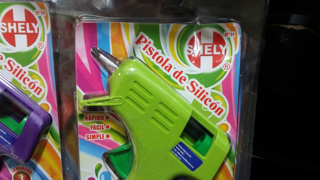 PISTOLA DE COLOR PARA USAR BARRA DE SILICON DELGADO MARCA SHELY