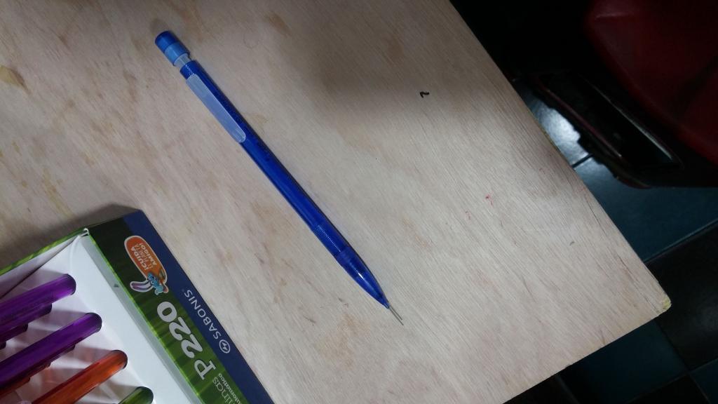 P220 CAJA 24 PORTAMINA LAPICERO BARATO EN 0.5 MM Y EN 0.7 MM