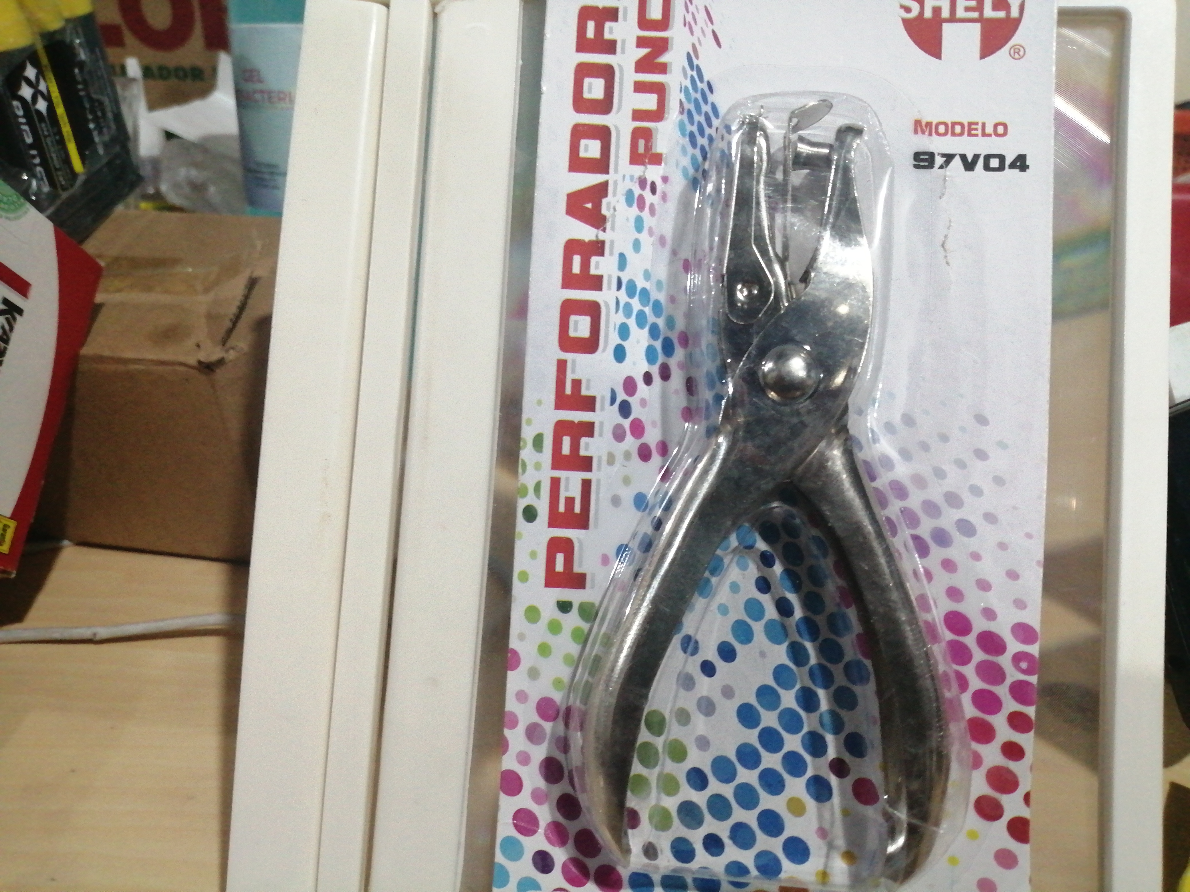 PERFORADORA PINZA SHELY $22.