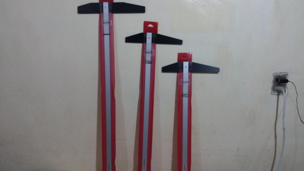REGLA T ACRILICO ALUMINIO 75 CM