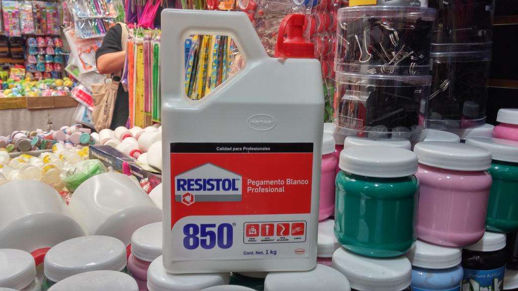 LITRO DE RESISTOL 850.