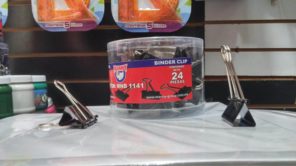 MNB1141 BOTE CON 24 CLIP SUJETA PAPEL 1141 MANY A 100 PESOS CADA BOTE 26016 $100.00