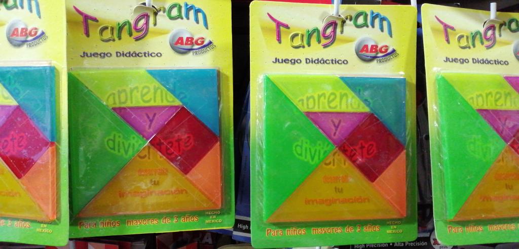 TANGRAM PLASTICO.