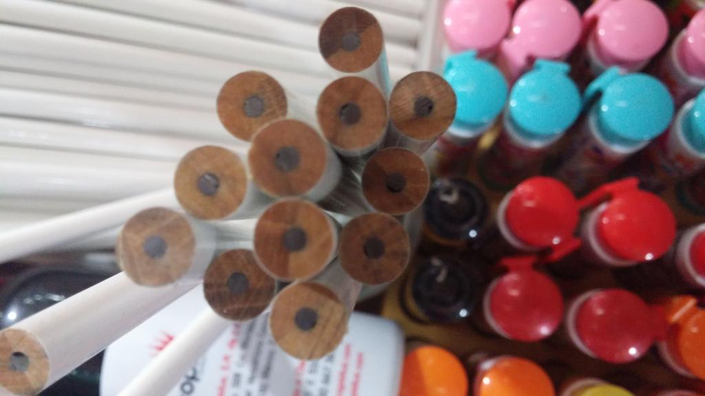 08001 CAJA 144 LAPIZ BLANCO REDONDO