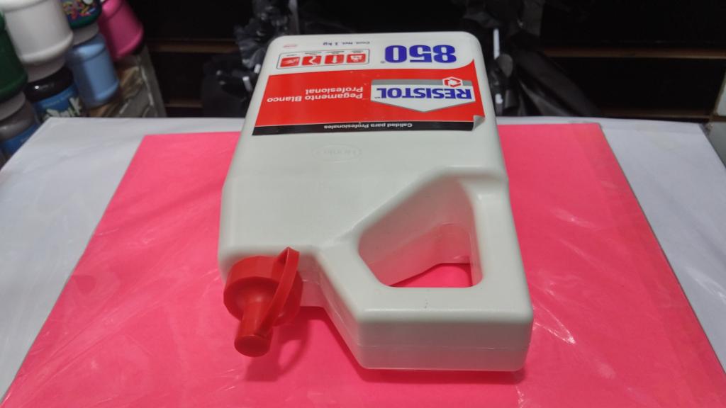 LITRO DE RESISTOL 850.