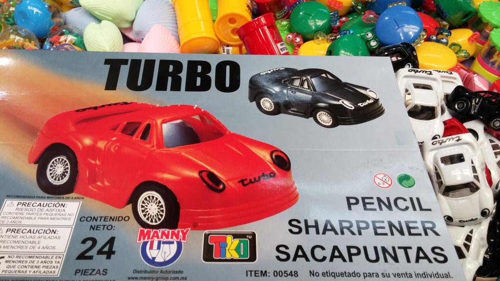 CAJA 24 SACAPUNTAS CARRO TURBO