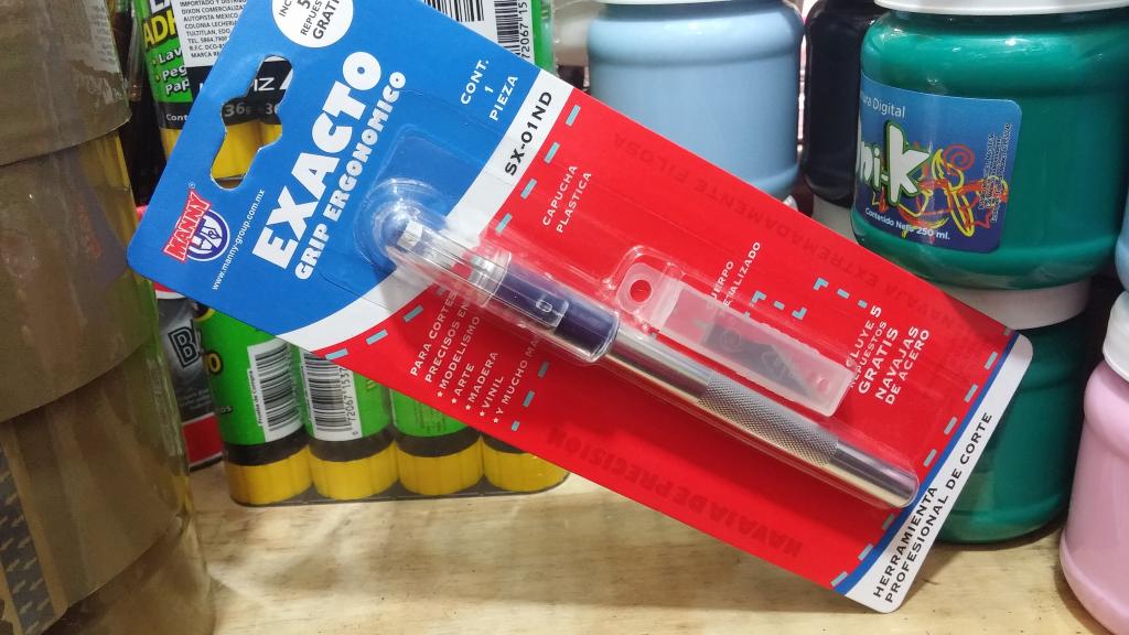 EXACTO SX01ND CON GRIP MANY CON 5 NAVAJAS GRATIS