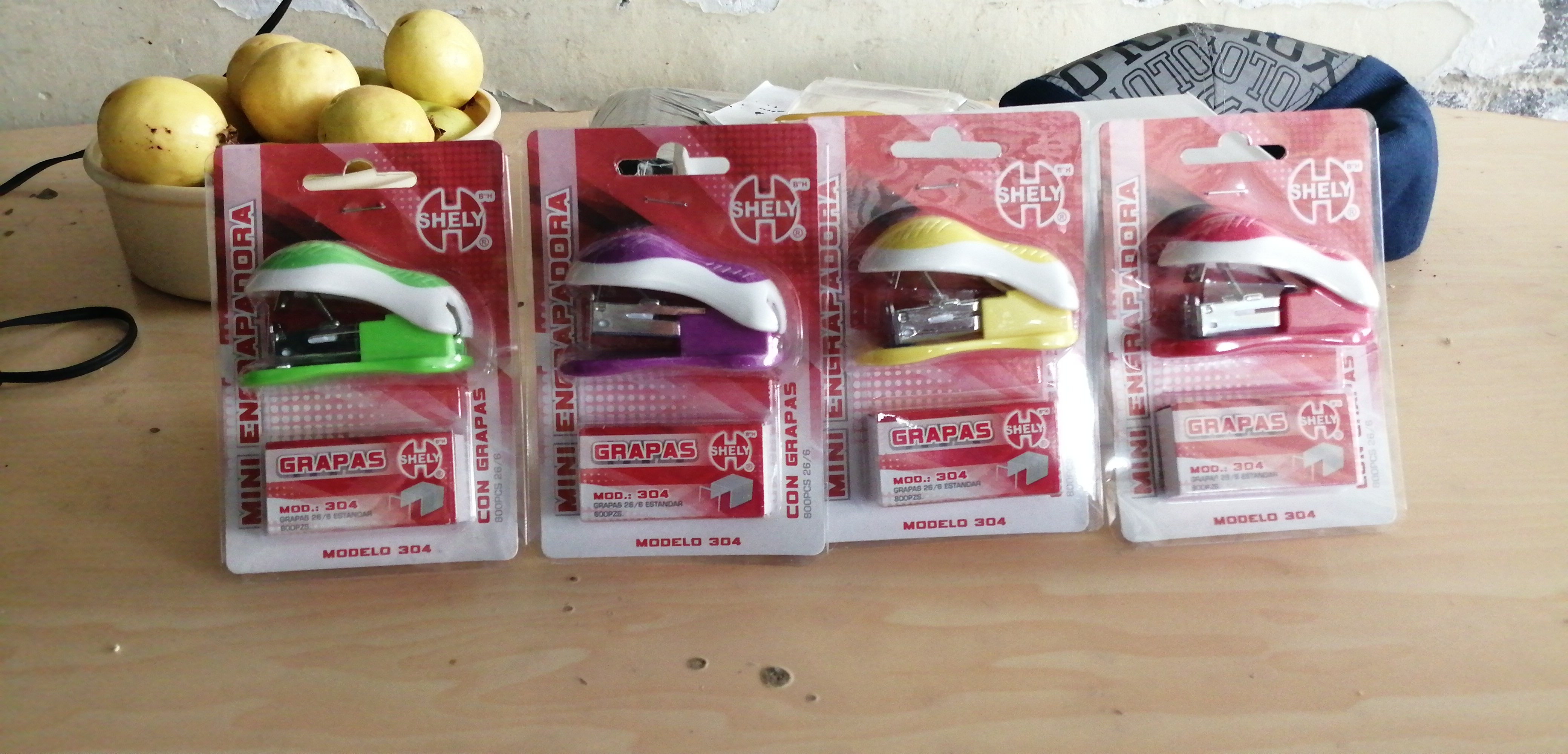 MINI ENGRAPADORA CON 1000 GRAPAS MODELO 304 SHELY 40022