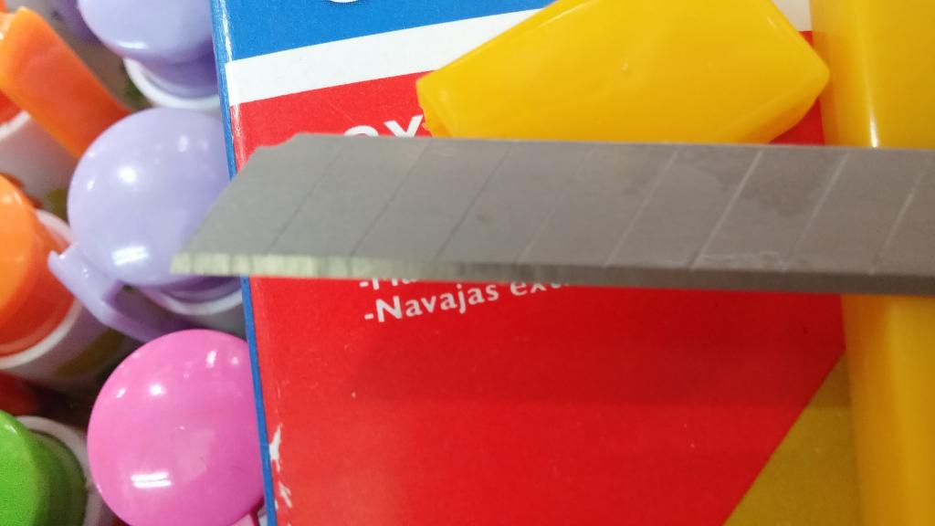 100 NAVAJAS PARA CUTER CHICO MANY