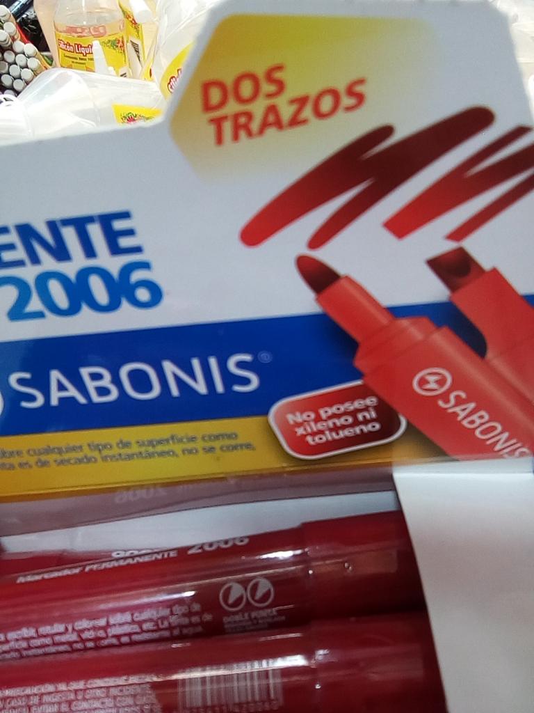 PU2006 CAJA 10 MARCADOR PERMANENTE 2 PUNTAS 1 PUNTA CONICA Y 1 PUNTA CINCEL 4 COLORES N. A. R. V.
